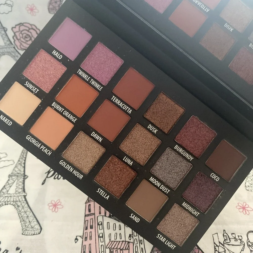 KAB COSMETICS‎ Day & Night Eyeshadow Palette 0.76 oz 18 Shades